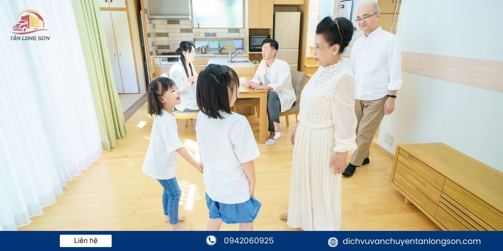 Tập họp tại nhà mới để đón sinh khí